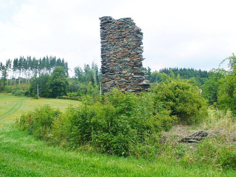 Torzo sýpky na obilí tzv. špejcharu ve Skuhrově