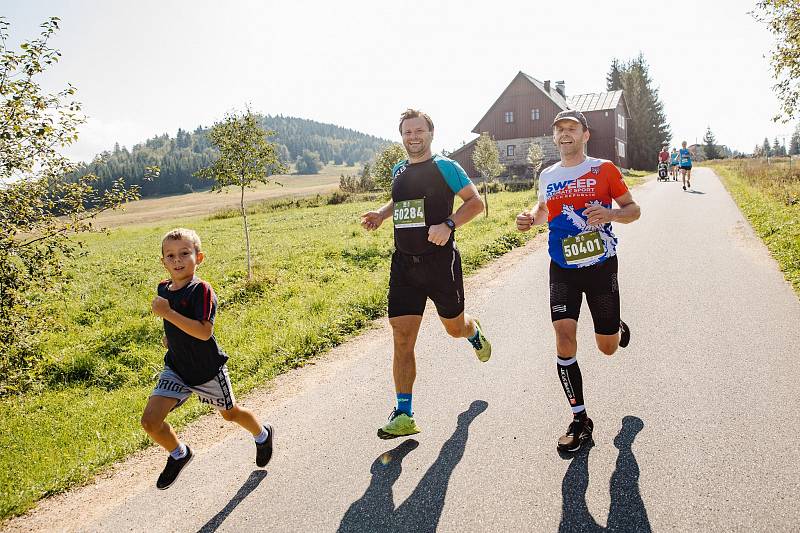 Letní Jizerská padesátka v okolí Bedřichova