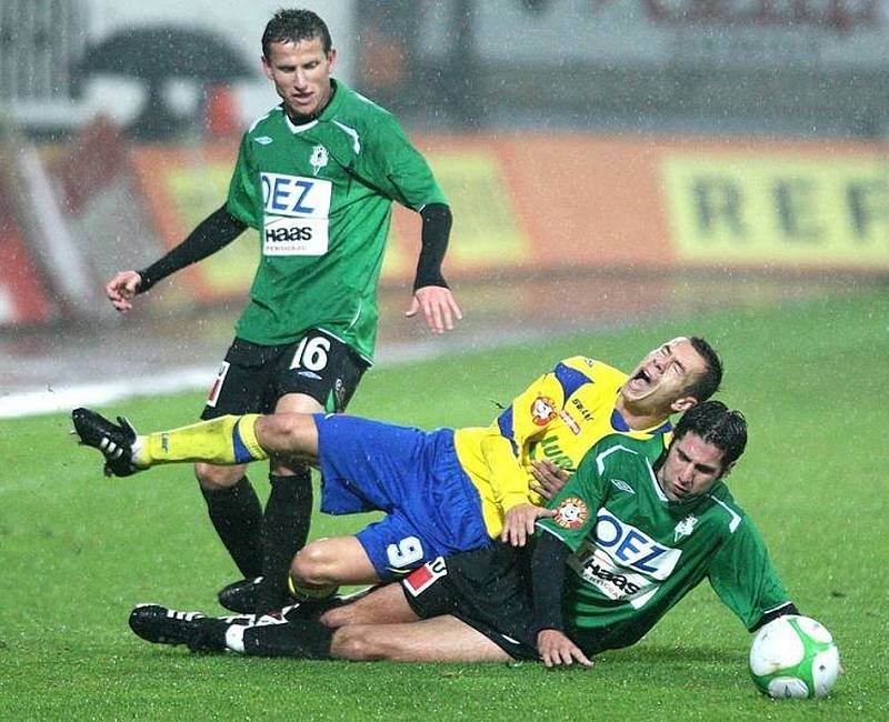 V osmifinále poháru ČFMS se za deštivého počasí před návštěvou necelých 400 diváků střetl FK Baumit Jablonec a FC Tescoma Zlín. Hosté v prvním poločase získali dvoubrankový náskok, který domácí v druhé půli zkorigovali brankou kapitána.