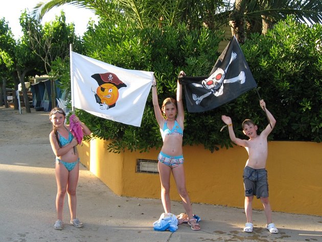 Děti vyrazily za sluníčkem a staly se piráty z Lloretu - Jablonecký deník