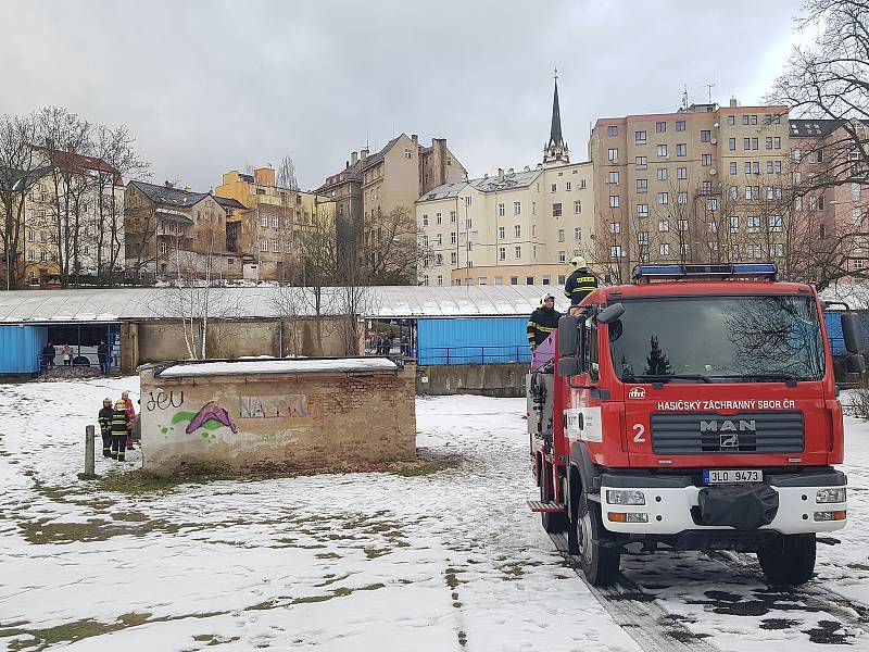 V Jablonci v pondělí odpoledne našli tělo bez známek života v opuštěném objektu u autobusového nádraží.