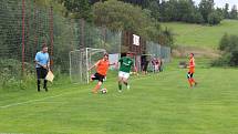 I. A třída. FC Pěnčín - FK Rynoltice 1:2 (1:0). Pěnčín postoupil do I. A třídy, v premiéře ale doma soupeři podlehl. Pěnčín - zelenožluté dresy.