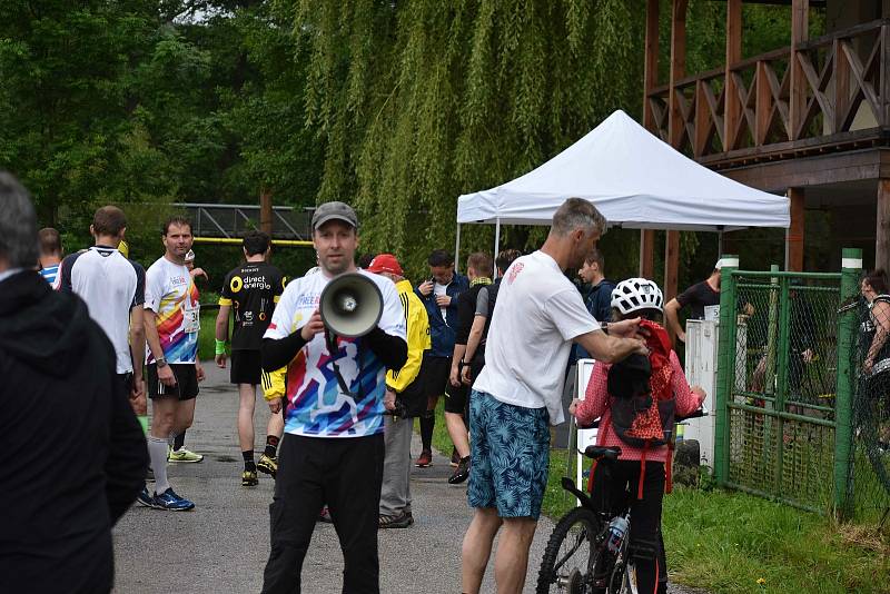 Premiérový nultý ročník Maloskalského půlmaratonu uvítal na startu přes padesát účastníků. Po povinné pauze byl zájem velký. Pořadatelé ho zvládli na výbornou.