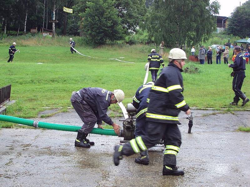 Sbor dobrovolných hasičů Nová Ves nad Nisou. Novovesští oslavili v červenci 140 let od založení SDH. Na počest tohoto výročí uspořádali Memoriál Františka Krpálka, kde obsadili první místo. 