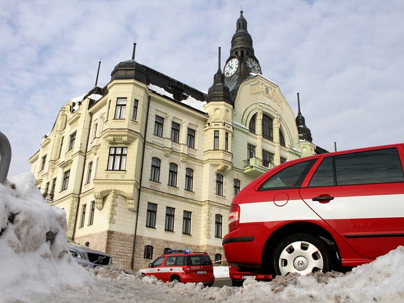 Neznámá látka v obálkách na tanvaldské radnici