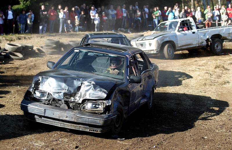 Tanvald v sobotu hostil třetí pokračování již legendárního Autošťouchu. Závodilo přes sedmdesát posádek a diváků přišly na tři tisíce.