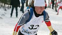 EYOWF 2011. Biatlon - dívky individuálně 10 kilometrů se jel v úterý v jabloneckých Břízkách. Vítězka závodu Laura Dahlmeier (GER).