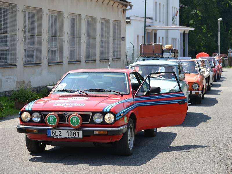 IV. ročník jízdy veteránů Za Krtečkem do Jizerských hor