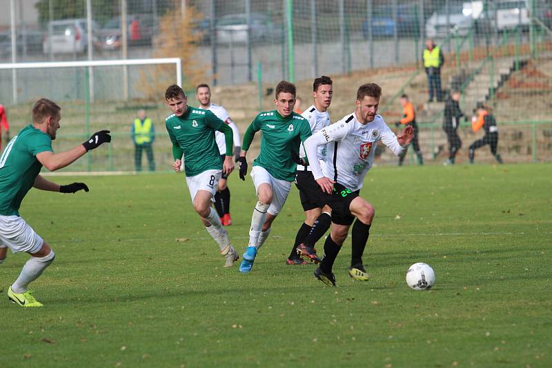 Tým Jaroslava Vodičky vybojoval vítězství v posledním zápase sezóny, který hrál doma, až když zlepšil výkon v druhém poločase.