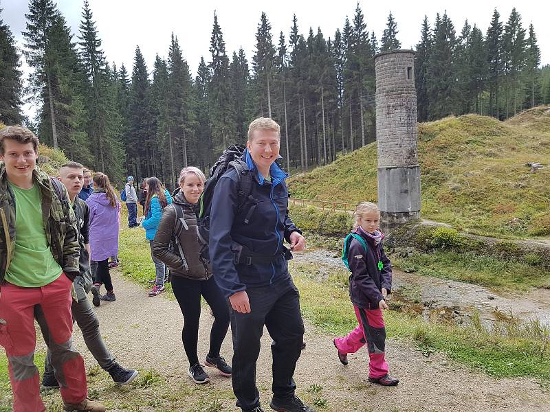 Na Pochod proti proudu vyrazili turisté k Protržené přehradě ze tří směrů: z Albrechtic, z Desné a lidé z Frýdlantska startovali ze Smědavy.