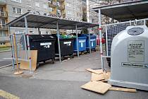 I když je mnoho kontejnerů na tříděný i směsný odpad v Jablonci nad Nisou vyvezeno, dá se mnohde najít nepořádek v jejich okolí.