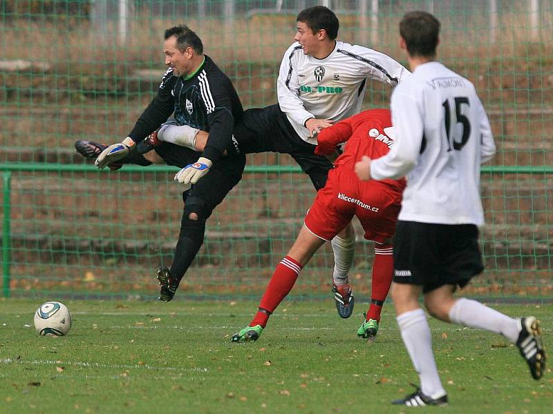 Jiskra Mšeno v divizi nestačila na Admiru Praha (v bílém). Mšeno prohrálo 0:2.