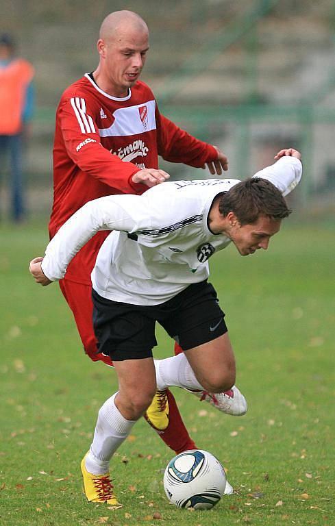 Jiskra Mšeno v divizi nestačila na Admiru Praha (v bílém). Mšeno prohrálo 0:2.