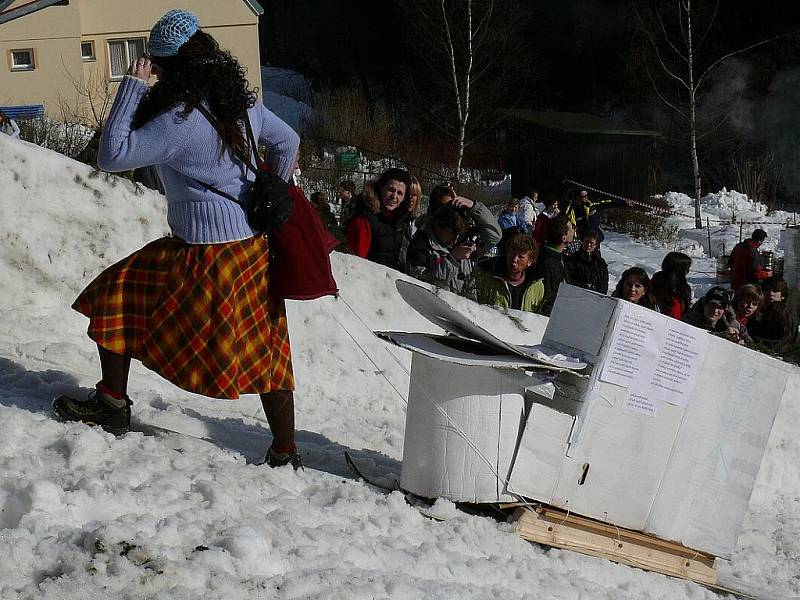 Lety na saních v Plavech na Jablonecku 2010.