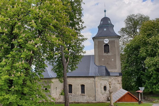 Postupná obnova kostela sv. Josefa na Krásné nedaleko Jablonce nad Nisou se nezastaví ani letos.