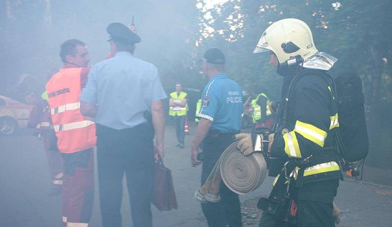 Největší cvičení složek integrovaného záchranného systému za poslední roky proběhlo v libereckém klubu Casta na Tržním náměstí. Při výbuchu se tam zranilo čtyřicet mladých lidí. 