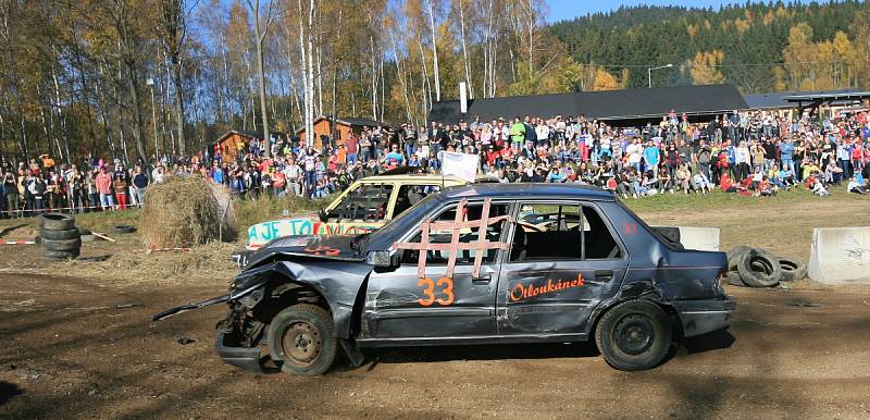 Tanvald v sobotu hostil třetí pokračování již legendárního Autošťouchu. Závodilo přes sedmdesát posádek a diváků přišly na tři tisíce.