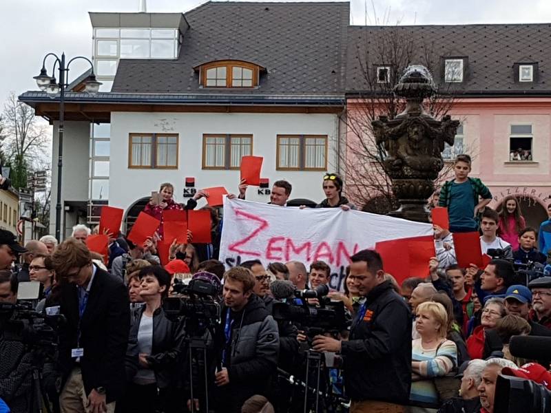 Prezident Miloš Zeman na návštěvě v Jilemnici.