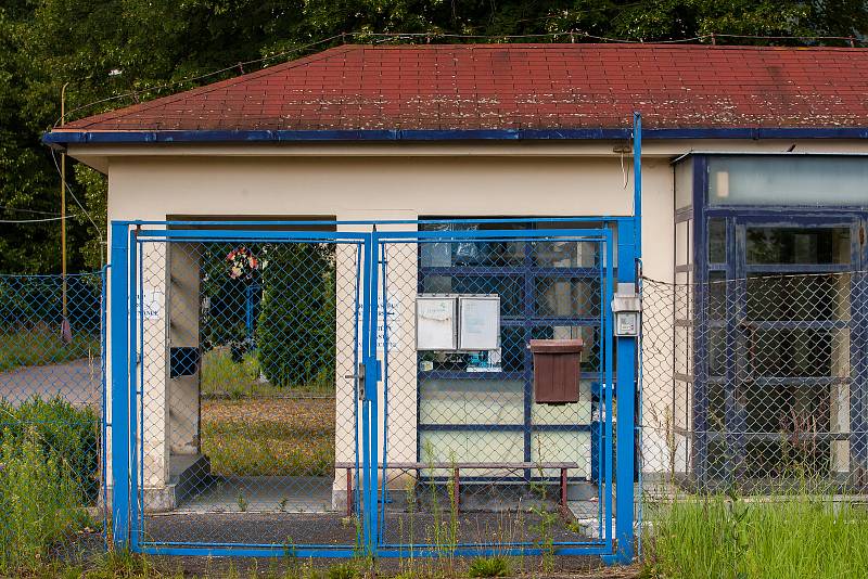 Areál kde mají sídlo společnosti Liglass, a. s., a Liglass Trading CZ, se nachází v Líšném u Železného Brodu na Jablonecku. Snímek je z 21. července.