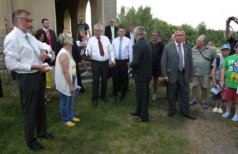 Prezident Miloš Zeman při oficiálně cestě do Libereckého kraje na návštěvě v Nové Vsi.