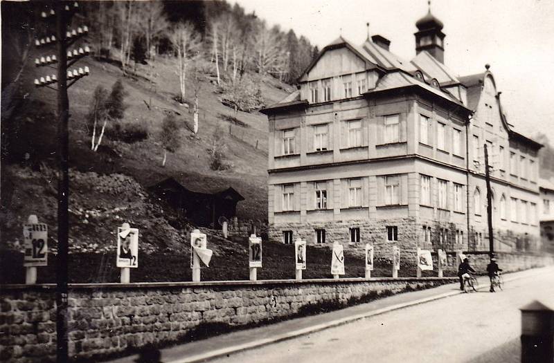 Obec Desná v Jizerských horách. Historické fotografie.