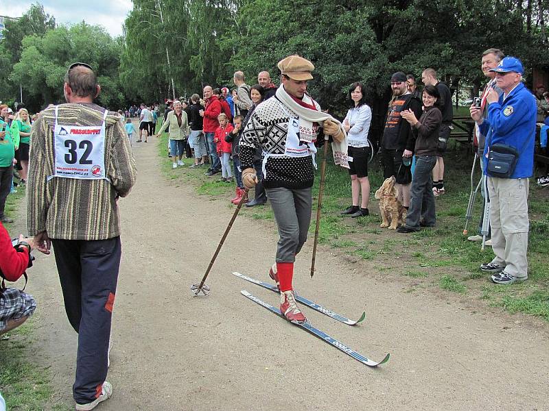 11. ročník závodu Prasoloppet se konal u jablonecké přehrady v sobotu odpoledne. Na tří kilometrovou trať okolo první přehrady vyrazil rekordní počet 61 borců. Nejrychleji si počínal obhájce loňského titulu Honza Hásek s časem 17 minut.