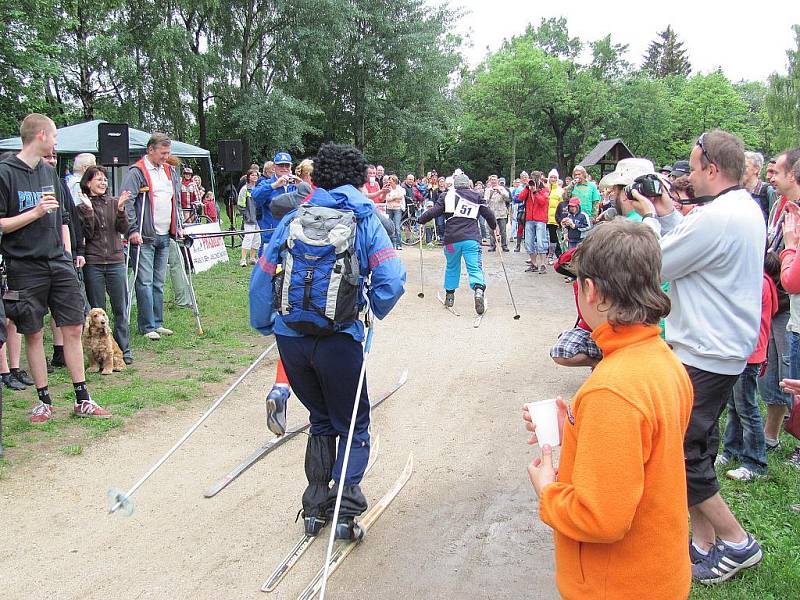 11. ročník závodu Prasoloppet se konal u jablonecké přehrady v sobotu odpoledne. Na tří kilometrovou trať okolo první přehrady vyrazil rekordní počet 61 borců. Nejrychleji si počínal obhájce loňského titulu Honza Hásek s časem 17 minut.