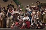 Komická opera L’elisir d’amore od Gaetana Donizetti v nastudování Metropolitní opery v New Yorku.