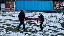 Mrtvolu muže objevili dva kluci 29. ledna v opuštěném objektu u autobusového nádraží v Jablonci nad Nisou.