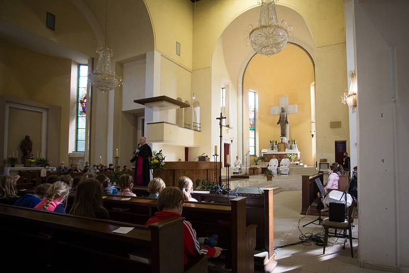 Do Jablonce poprvé v historii dorazilo papežské vyznamenání Pro Ecclesia et Pontifice.