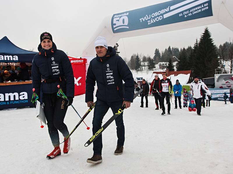 V Bedřichově odstartoval další ročník Jizerské 50. Pátek 8. února