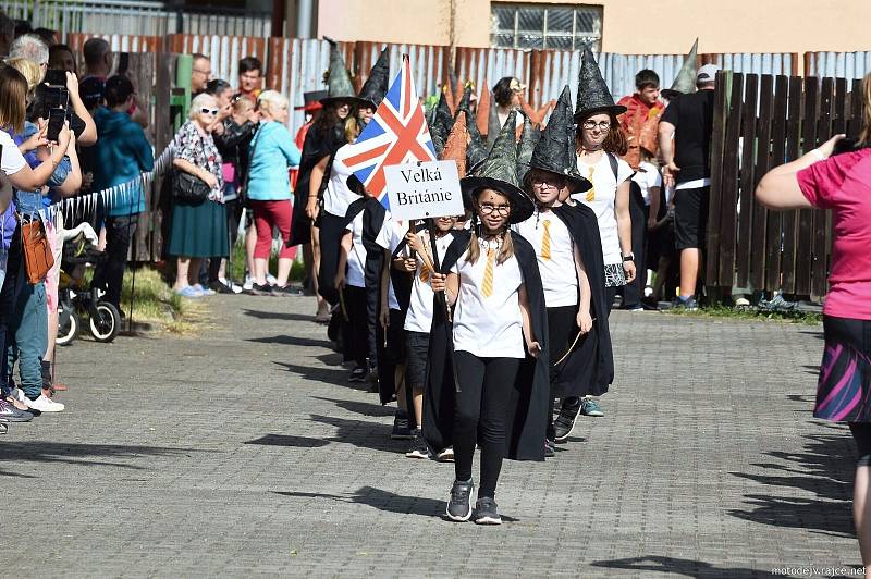 Smržovští školáci zahájili olympiádu, slavnostní nástup národních týmů nadchl.