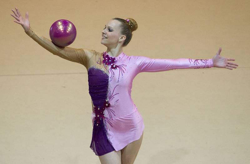 Moderní gymnastky v Jablonci závodily v Oblastním přeboru základního a volného programu a Severočeské lize.