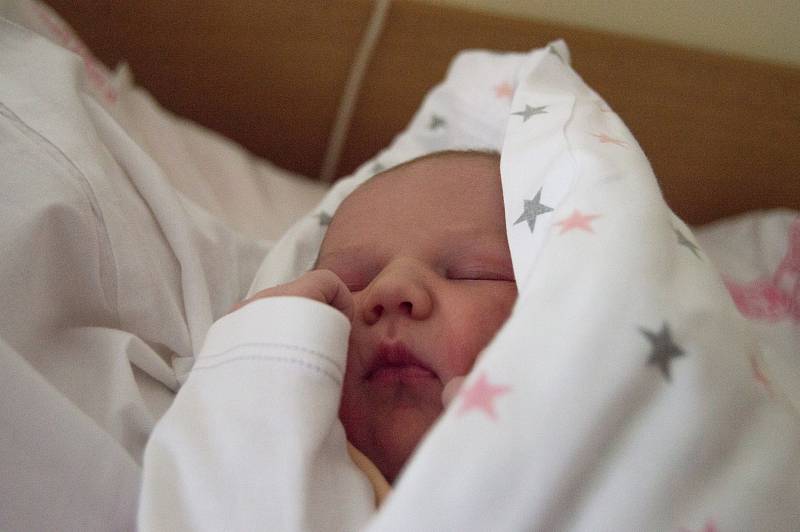 SABINA CÍSLEROVÁ se narodila v úterý 3. října mamince Michaele Císlerové z Pěnčína. Měřila 50 cm a vážila 3,52 kg.
