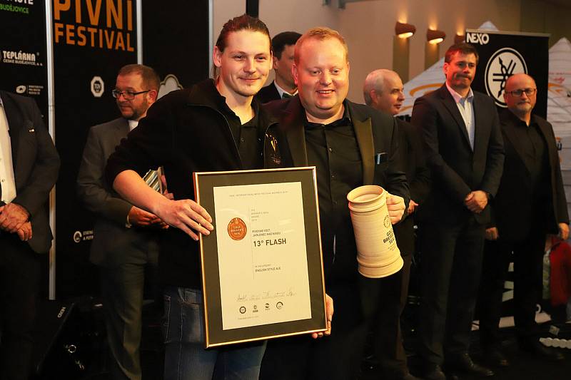 Ocenění Mezinárodního pivního festivalu 2018 putovalo i do Jablonce, konkrétně do Minipivovaru Volt. Přebíral sládek Voltu Martin Palouš.