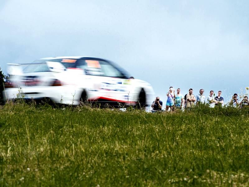 Legendy i novinky nabídl už 42. ročník automobilové soutěže Rally Bohemia, která opět zavítala i na Jablonecko. 