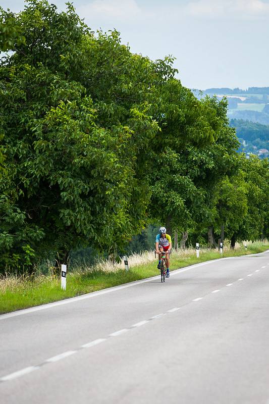 Pátý ročník nejdelšího cyklistického podniku v Česku, Metrostav Handy Cyklo Maraton, pokračoval 4. srpna. Pětidenního maratonu se účastní 42 čtyř nebo osmi členných týmů, které musí zdolat v limitu 111 hodin trasu o délce zhruba 2222 kilometrů.