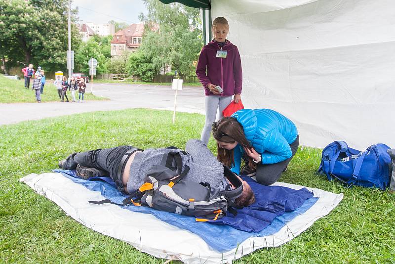 Krajské kolo Helpíkova poháru Libereckého kraje, zdravotně výchovné soutěže v první pomoci pro žáky pátých tříd základních škol, proběhlo 16. května u vodní nádrže Mšeno v Jablonci nad Nisou.