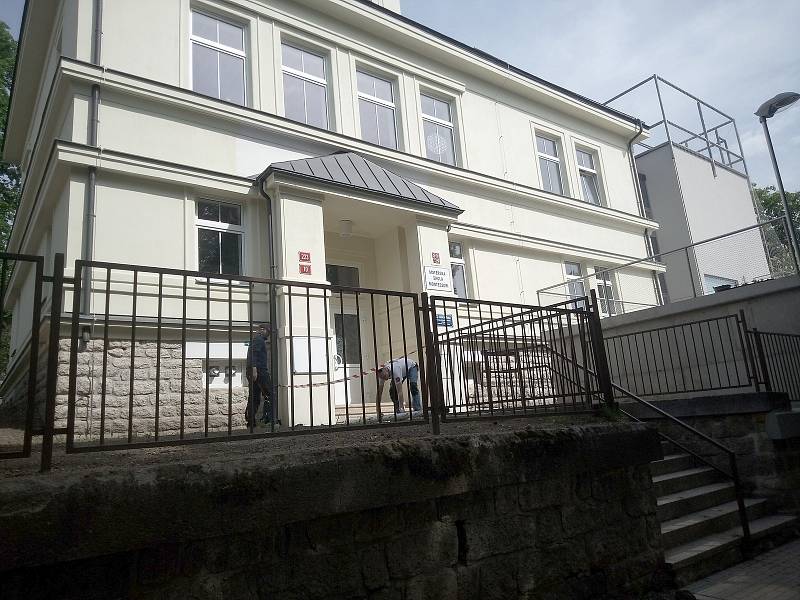 Rekonstrukce a přístavba Mateřské školy Montessori v Jablonci nad Nisou. Stav v těchto dnech.