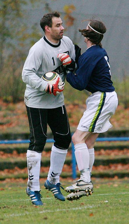 Mšeno B si doma poradilo s Malou Skálou (v modrém) a vyhrálo 3:1.