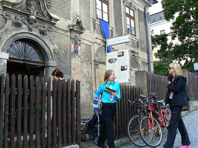 Bývalá fara u kostela svaté Anny, dříve i bydliště manželů Scheybalových.