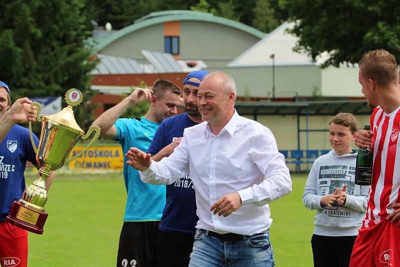 Áčko Jiskry Mšeno vybojovalo pohár divize C a má také nejlepšího střelce Nikolase Daníčka.