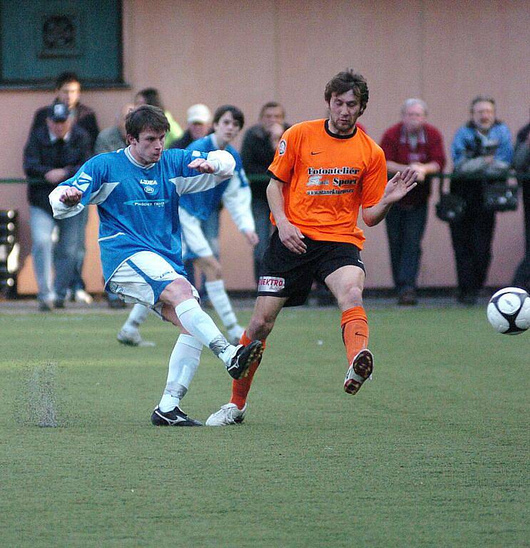 Desná – Sedmihorky 1:0 (0:0) Desenští vybojovali první jarní vítězství díky výbornému výkonu brankáře Maňáka a kolektivnímu výkonu celého mužstva. 