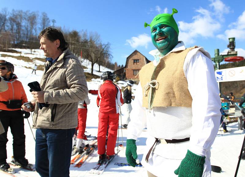 Rej masek v areálu Ski Plavy