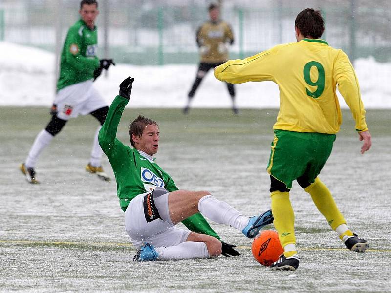 V sobotu 13. 3. proběhlo za hustého sněžení utkání ČFL mezi celky FK Baumit Jablonec nad Nisou B – FC Karlovy Vary.