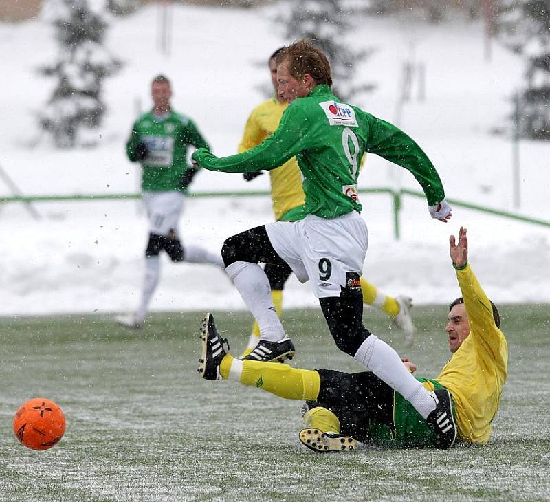 V sobotu 13. 3. proběhlo za hustého sněžení utkání ČFL mezi celky FK Baumit Jablonec nad Nisou B – FC Karlovy Vary.