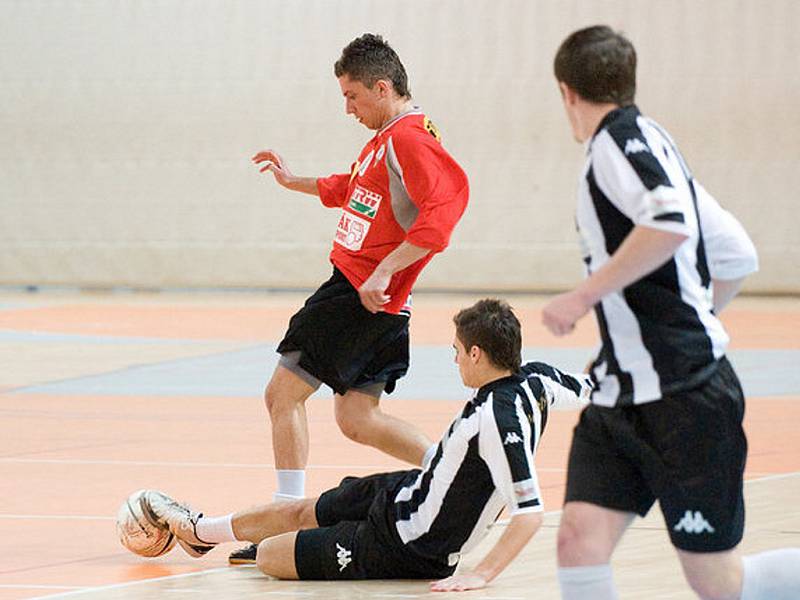 V Městské sportovní hale v Jablonci se konal III. ročník halového fotbalového turnaje Svijany Cup.