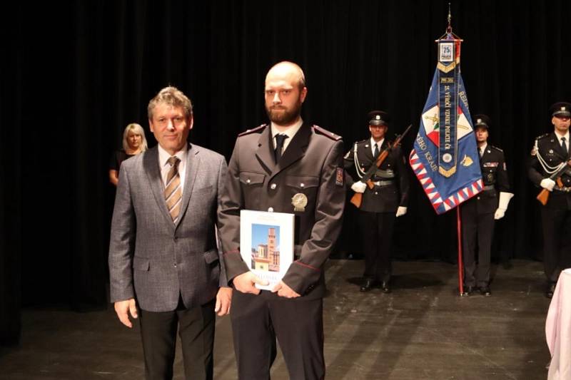 Slavnostní ceremoniál policie v Železném Brodě.