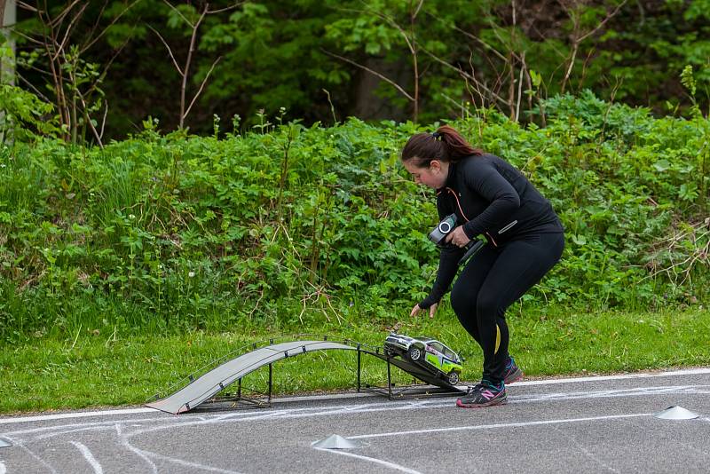 Mistrovství republiky rádiem řízených rallye modelů v Albrechticích v JIzerských horách.