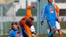 Fotbalisté Hodkovic (v modrém) doma nestačili na Kokonín, který zaslouženě vyhrál 4:1.